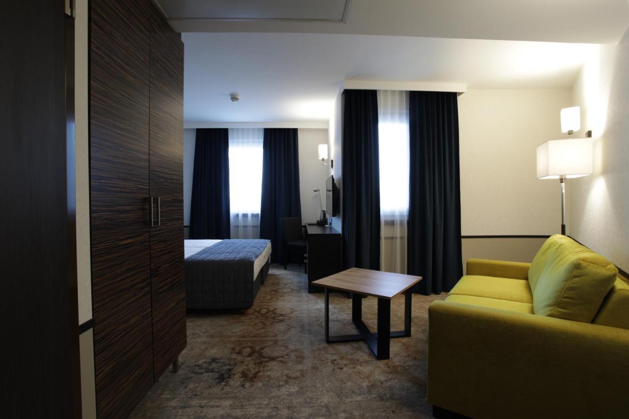 Qubus Hotel Kielce Buitenkant foto